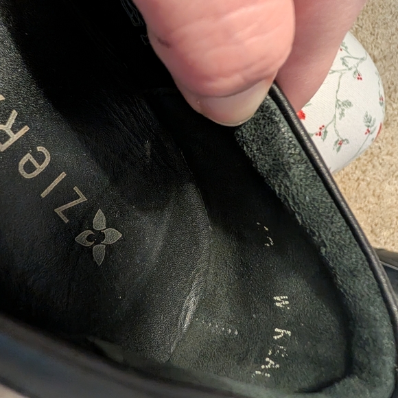 Black Women's Shoes - Picture 8 of 8